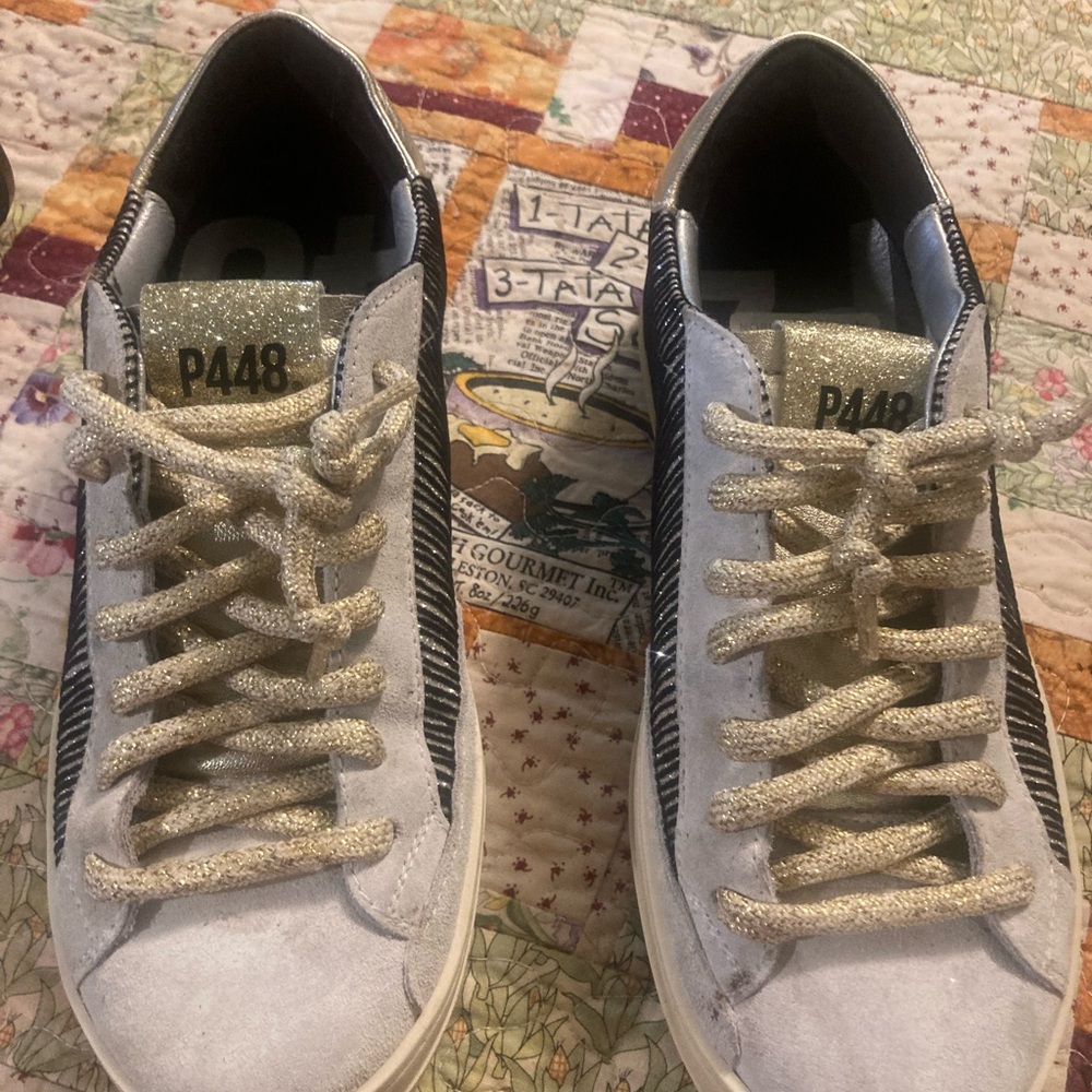 P448 metallic tennis shoes